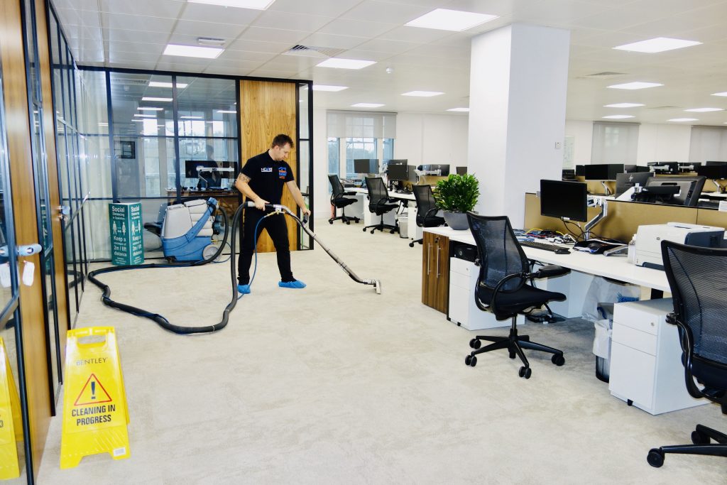 Office Organization and Cleaning: Simplifying Space in London